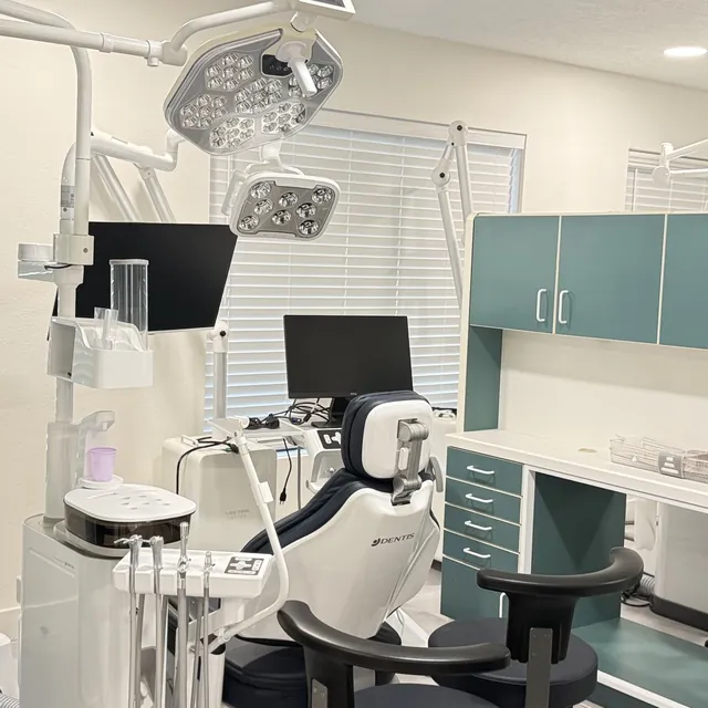 Treatment room ready for emergency dental care at Aloha Dental Specialty Center in Beaverton